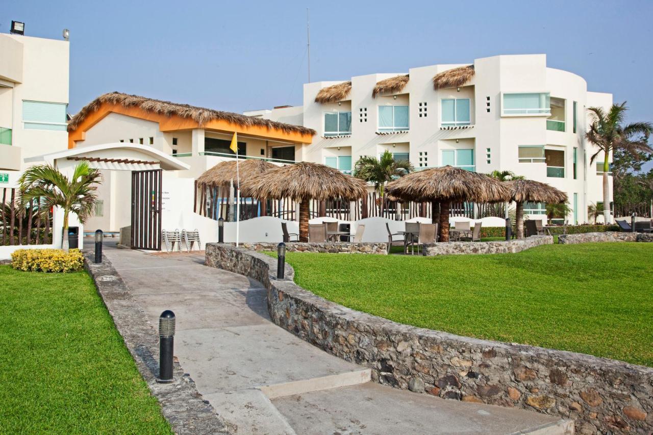 Artisan Playa Esmeralda Family Beach Hotel Playa Chachalacas Exterior photo