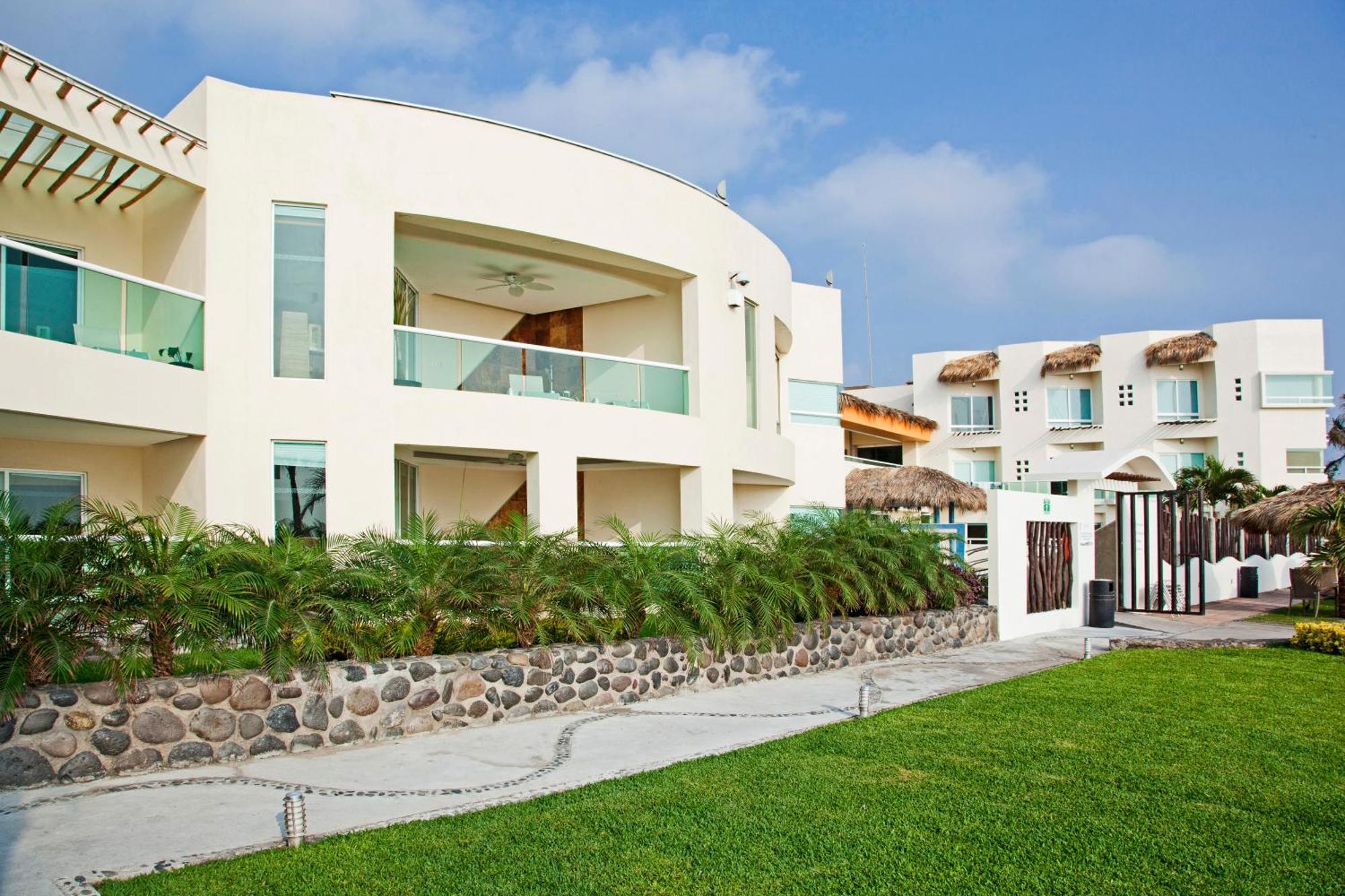 Artisan Playa Esmeralda Family Beach Hotel Playa Chachalacas Exterior photo